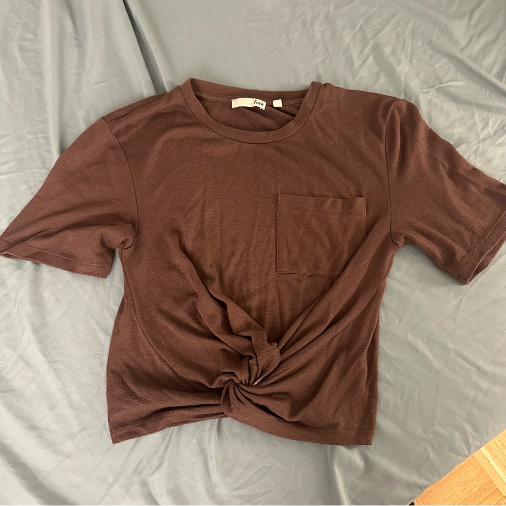 Aritzia Wilfred Brown Short Sleeve Cropped Tee
